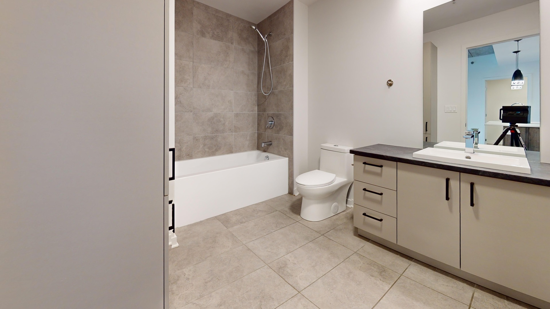 QG_Siege Social - Condo locatif_Unite-402-Bathroom